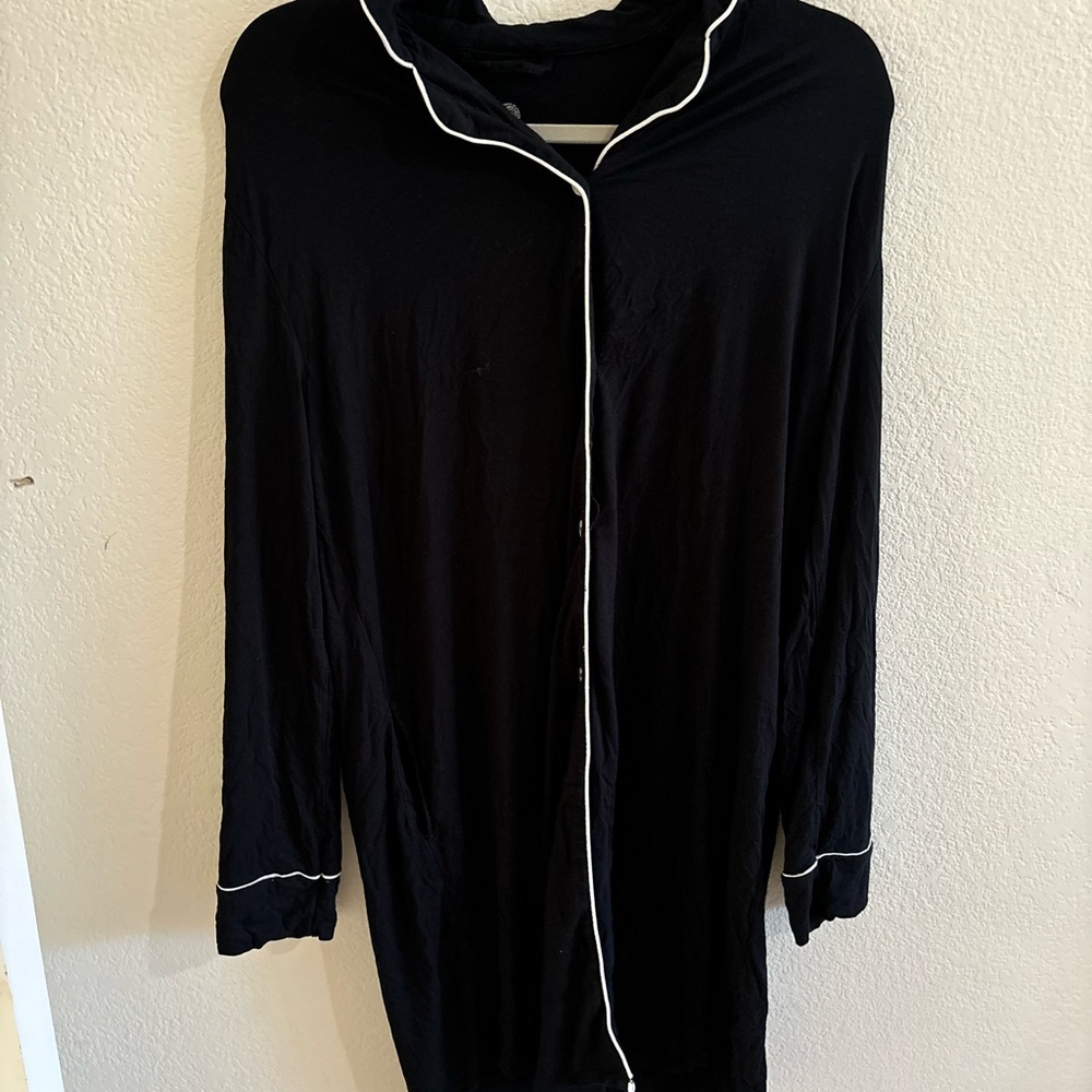 Kindred Bravely Black Robe with White Piping